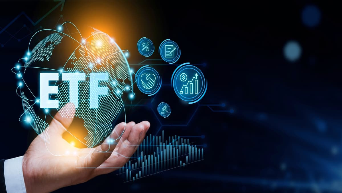 机构持仓与现货 ETF